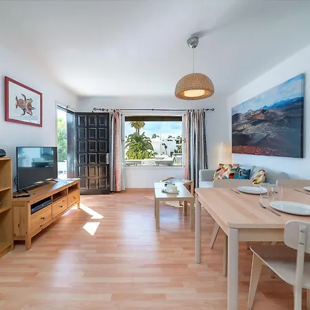 Playa Bastián 2 Habs, 2 Baños Y Súper Terraza Apartamento Costa Teguise
