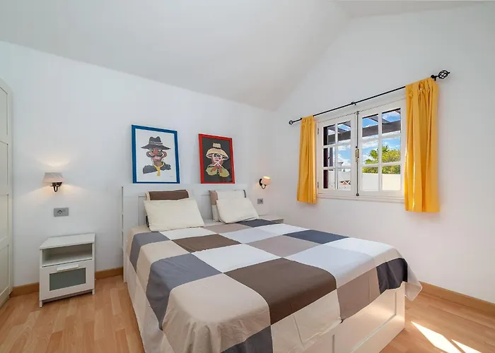 Apartment Playa Bastian: 2 Habs, 2 Banos Y Super Terraza