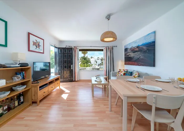 Playa Bastian: 2 Habs, 2 Banos Y Super Terraza Apartment Costa Teguise